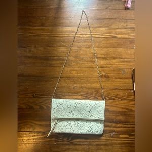 White shoulder or clutch purse